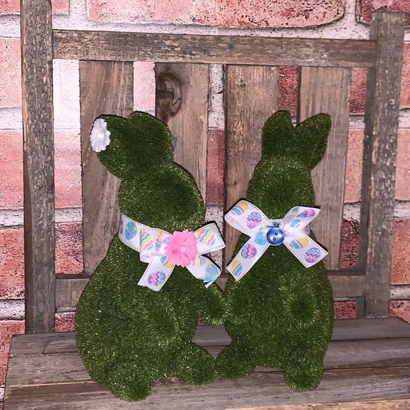 Moss Bunnies tiered tray spring Easter farmhouse decor - Picture 5 of 6